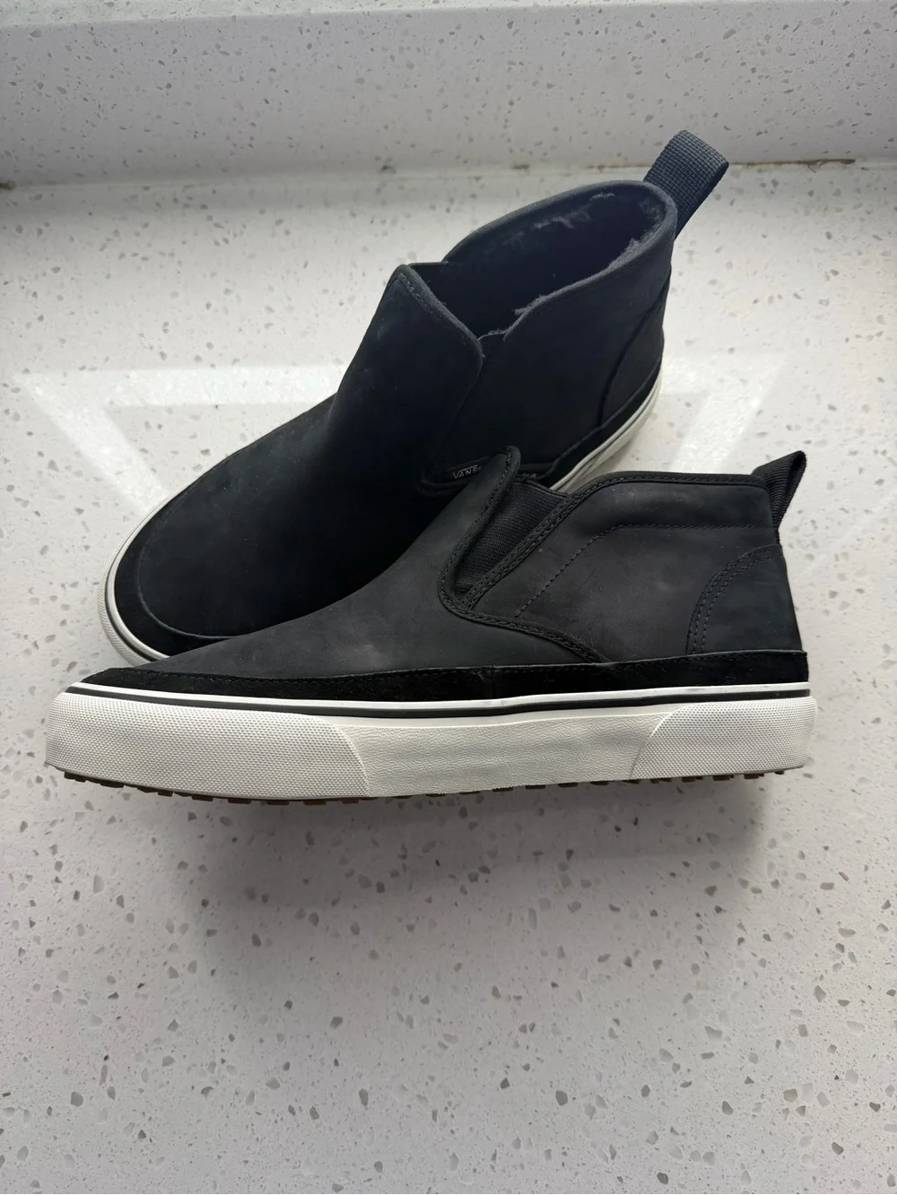 NEW Vans Black Suede High-Top Slip-Ons – Men’s Size 10 (Box Included)